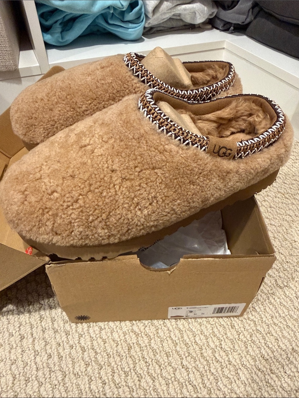 UGG women’s Tasman Maxi Curly Slipper Cheasnut NIB Size 9